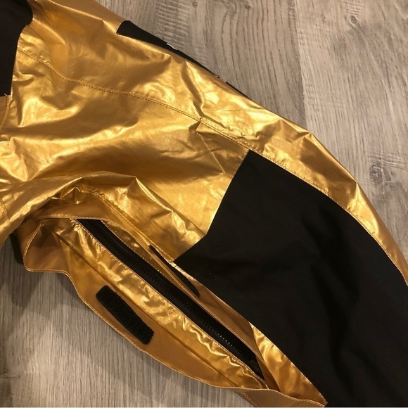 SUPREME x The North Face Gold Metallic Mountain‎ Parka Size Medium NWT - Picture 15 of 16